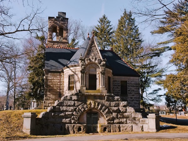 Lindenwood Cemetery grounds