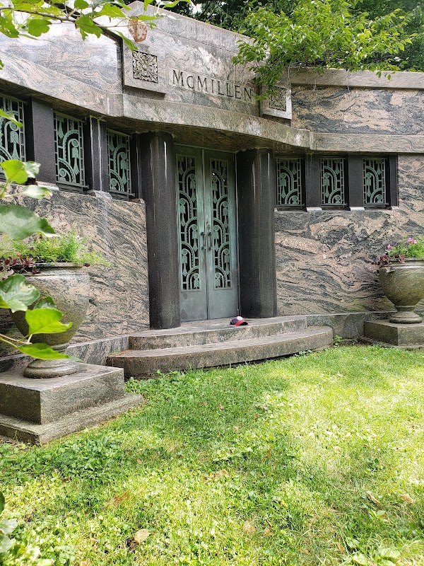 Lindenwood Cemetery grounds