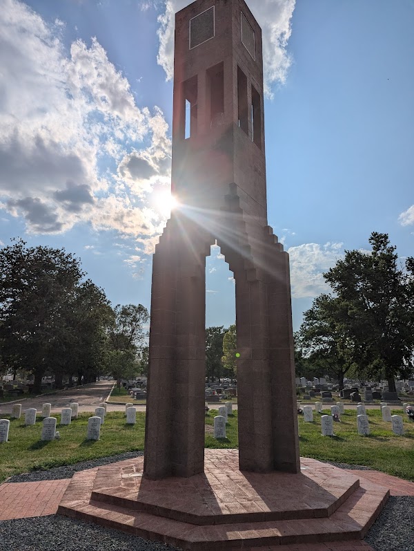 Linn Grove Cemetery grounds