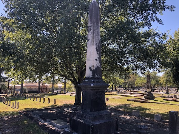 Linwood Cemetery grounds