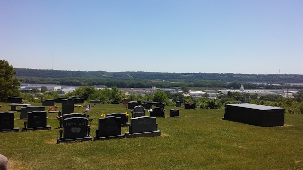 Linwood Cemetery grounds