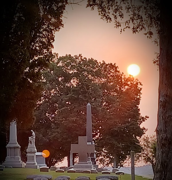 Linwood Cemetery grounds