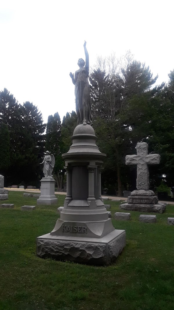 Linwood Cemetery grounds