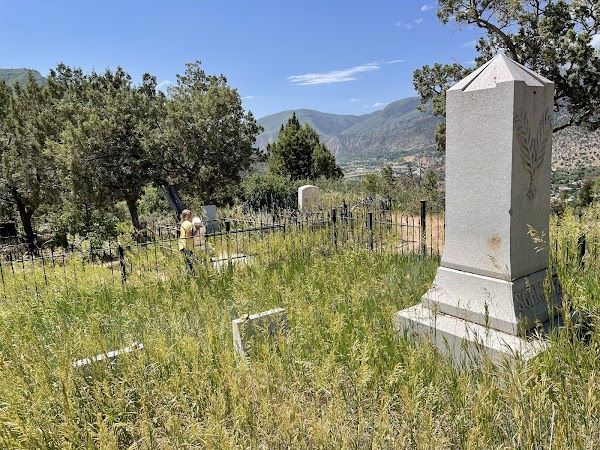 Linwood Cemetery grounds