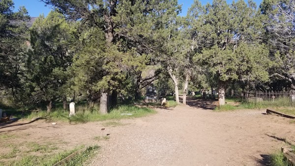 Linwood Cemetery grounds