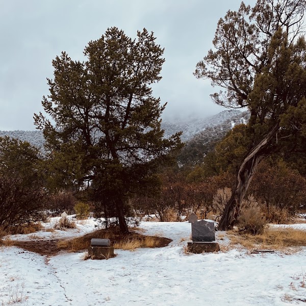 Linwood Cemetery grounds