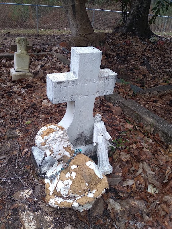 Logtown Cemetery grounds