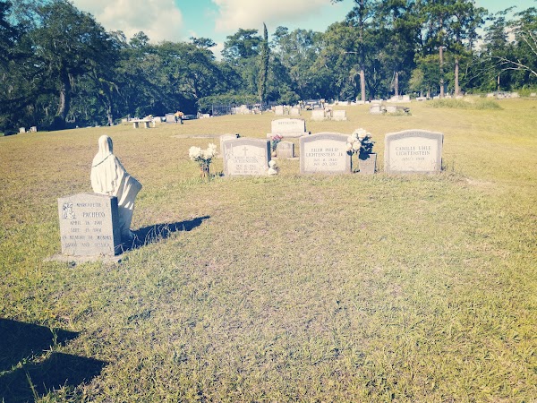Logtown Cemetery grounds