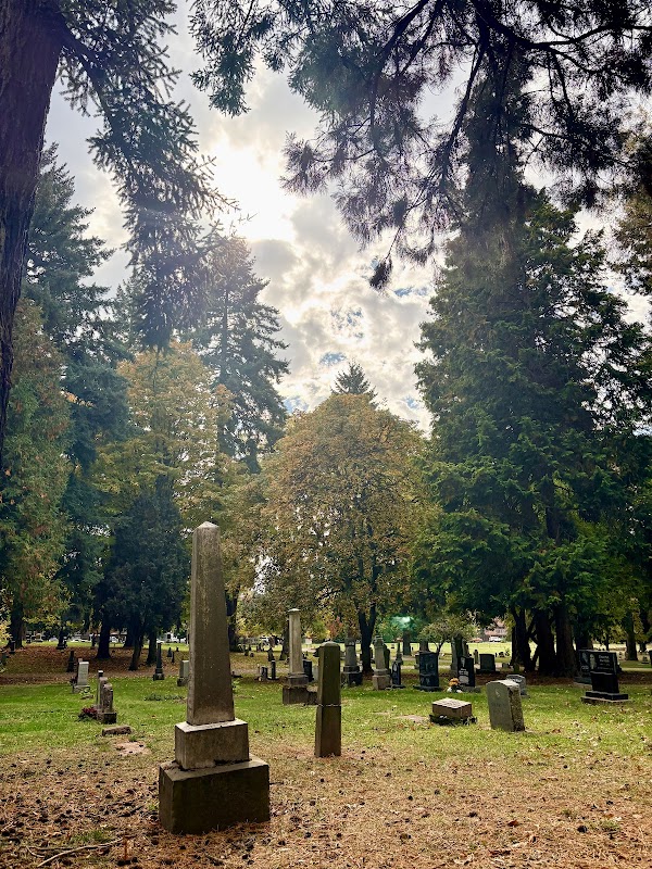 Lone Fir Cemetery grounds