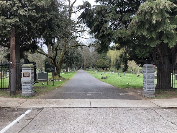 Lone Fir Cemetery grounds