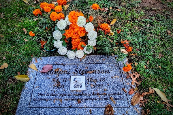 Lone Fir Cemetery grounds