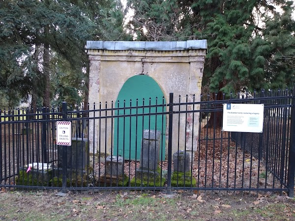 Lone Fir Cemetery grounds