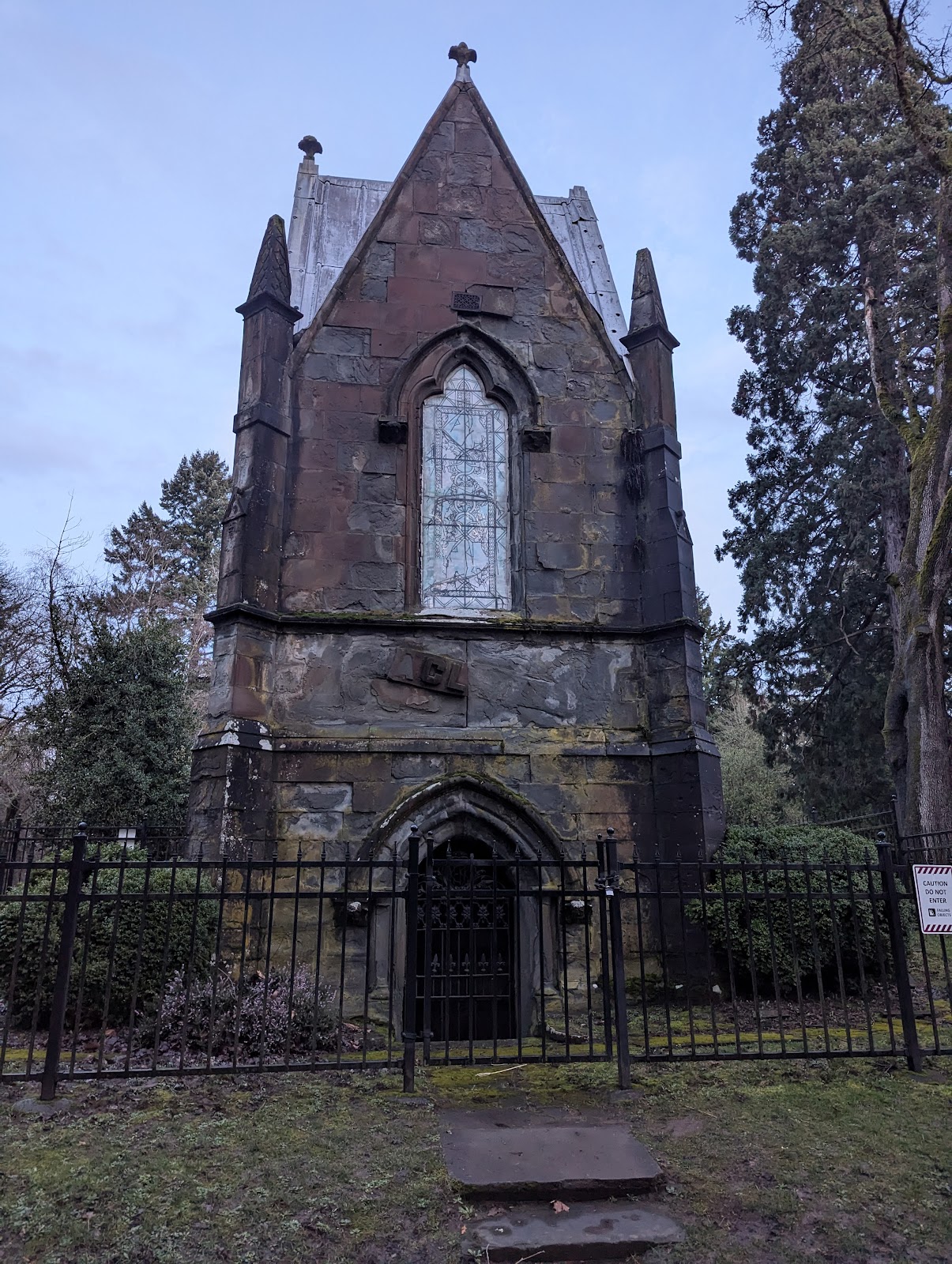 Lone Fir Cemetery cemetery grounds and headstones