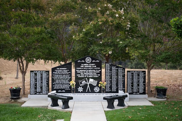 Lone Tree Cemetery grounds