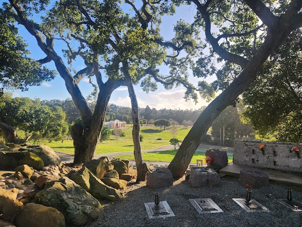 Lone Tree Cemetery grounds