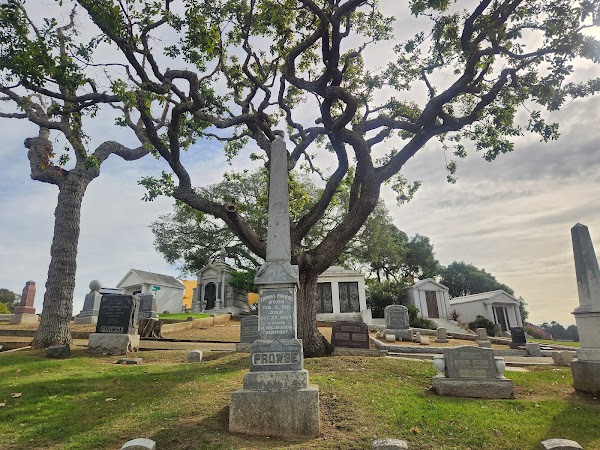 Lone Tree Cemetery grounds