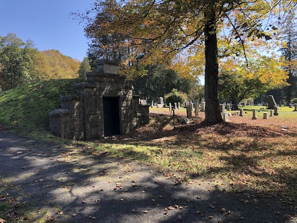 Long Ridge Union Cemetery grounds