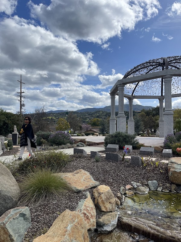 Los Gatos Memorial Park grounds