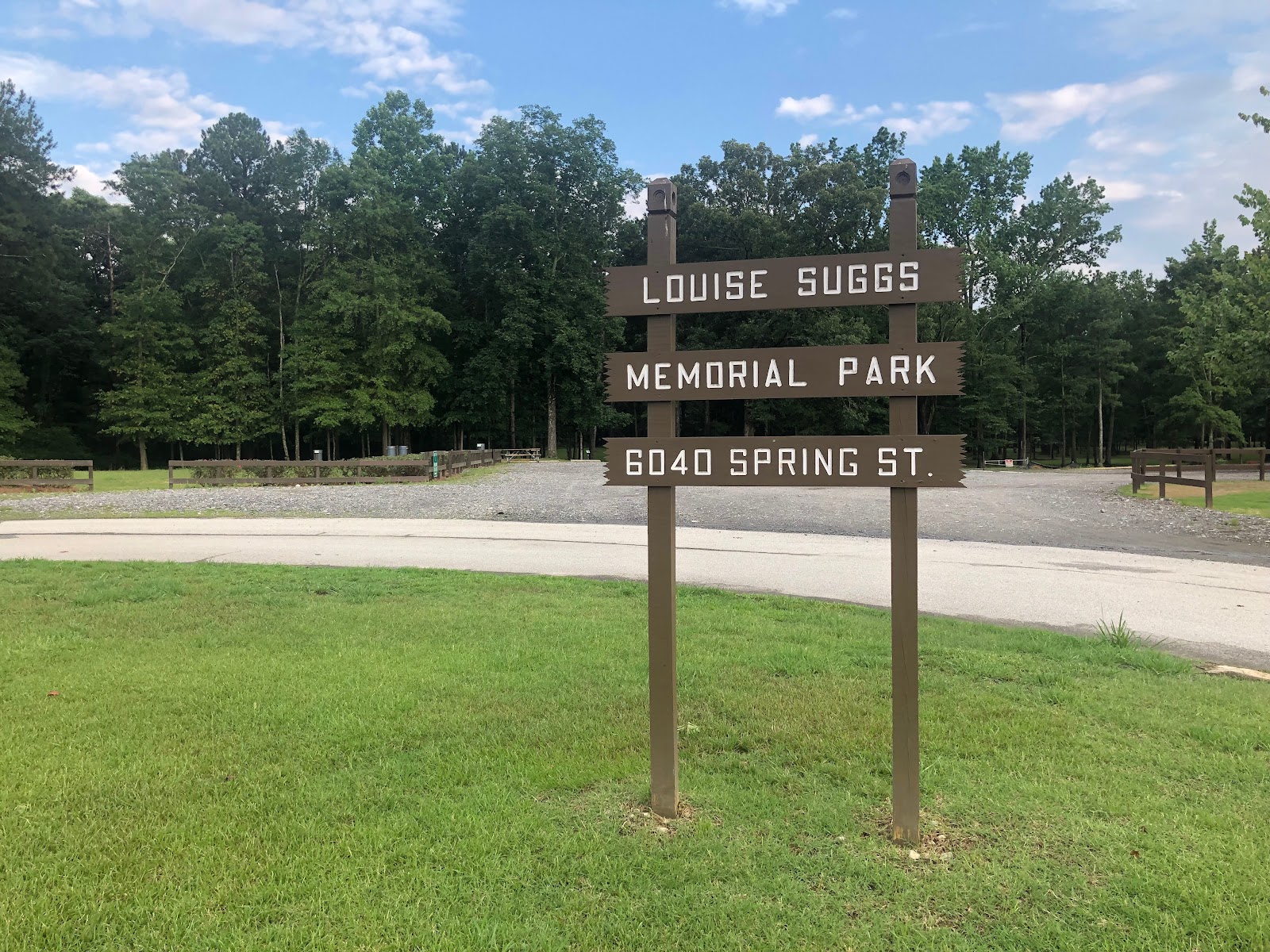 Louise Suggs Memorial Park cemetery grounds and headstones