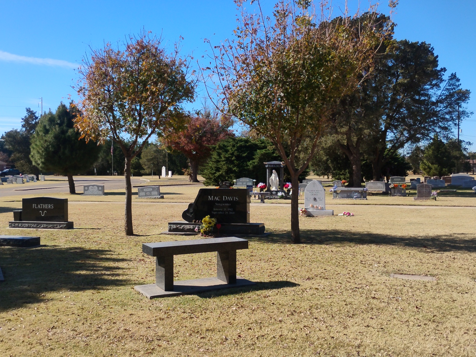 Lubbock Cemetery cemetery grounds and headstones