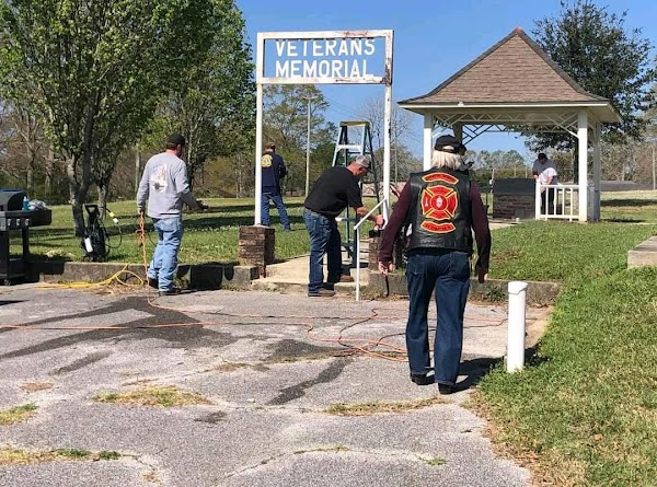 Lumberton Veterans Memorial Park grounds