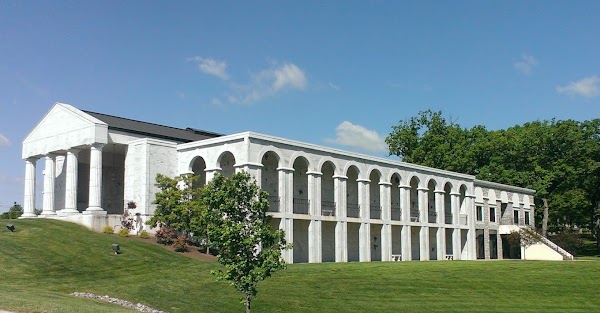 Lupton-Millard Chapel at Oak Hill Cemetery grounds