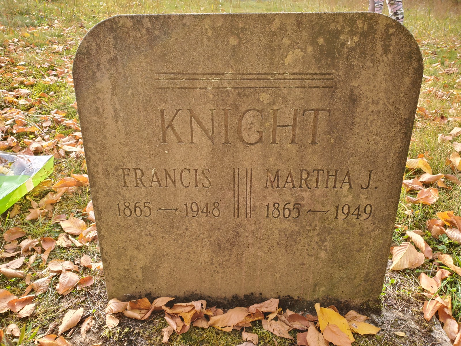 Lynch Cemetery headstone and grounds