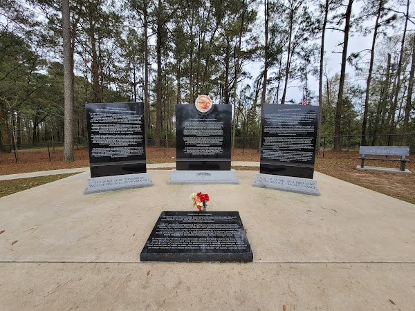 Lynyrd Skynyrd Monument Site grounds