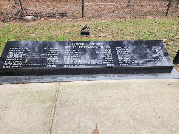 Lynyrd Skynyrd Monument Site grounds