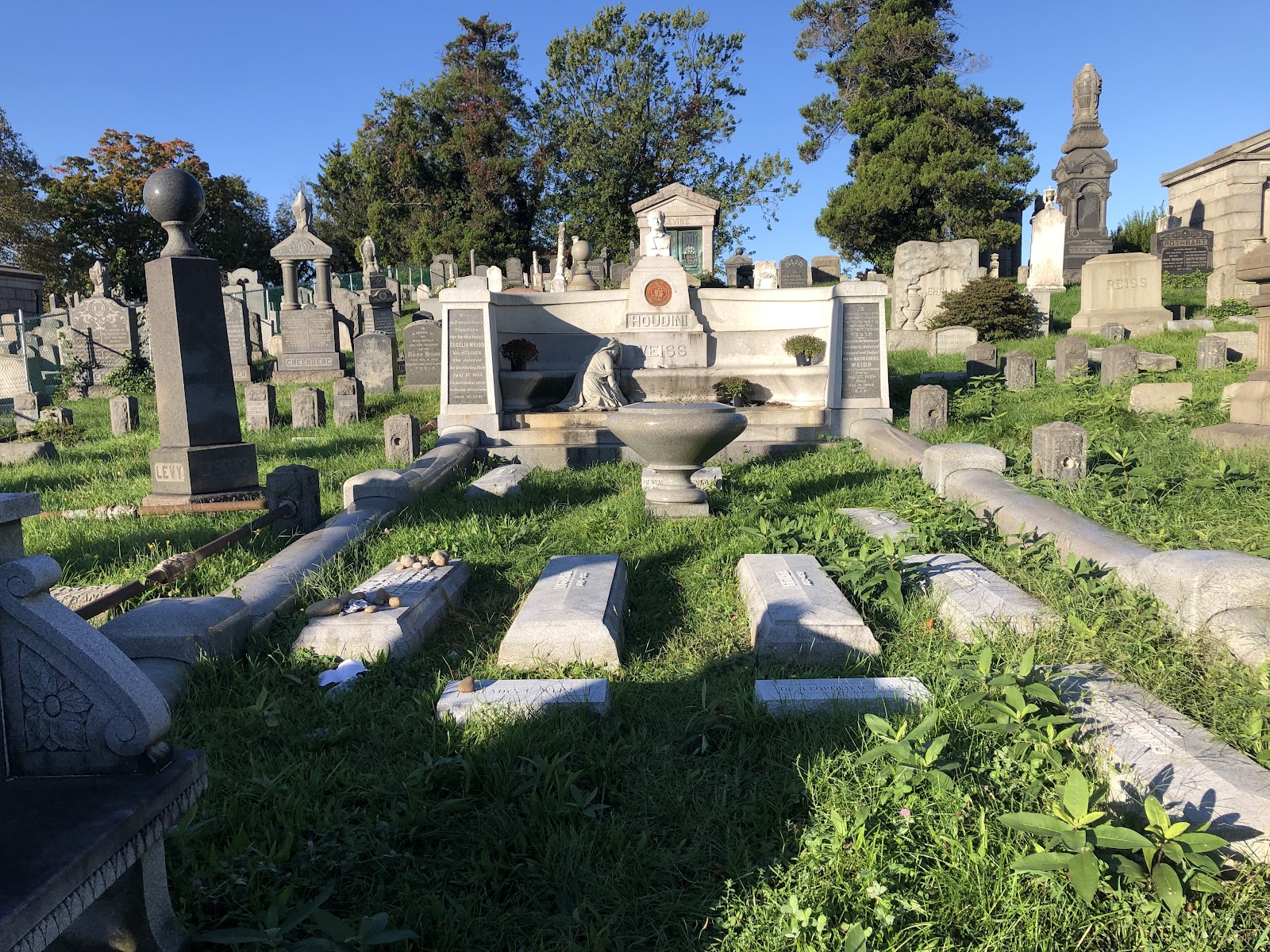 Machpelah Cemetery cemetery grounds and headstones
