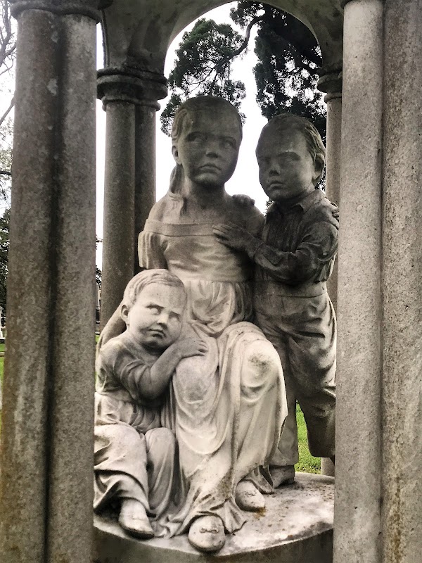 Magnolia Cemetery grounds