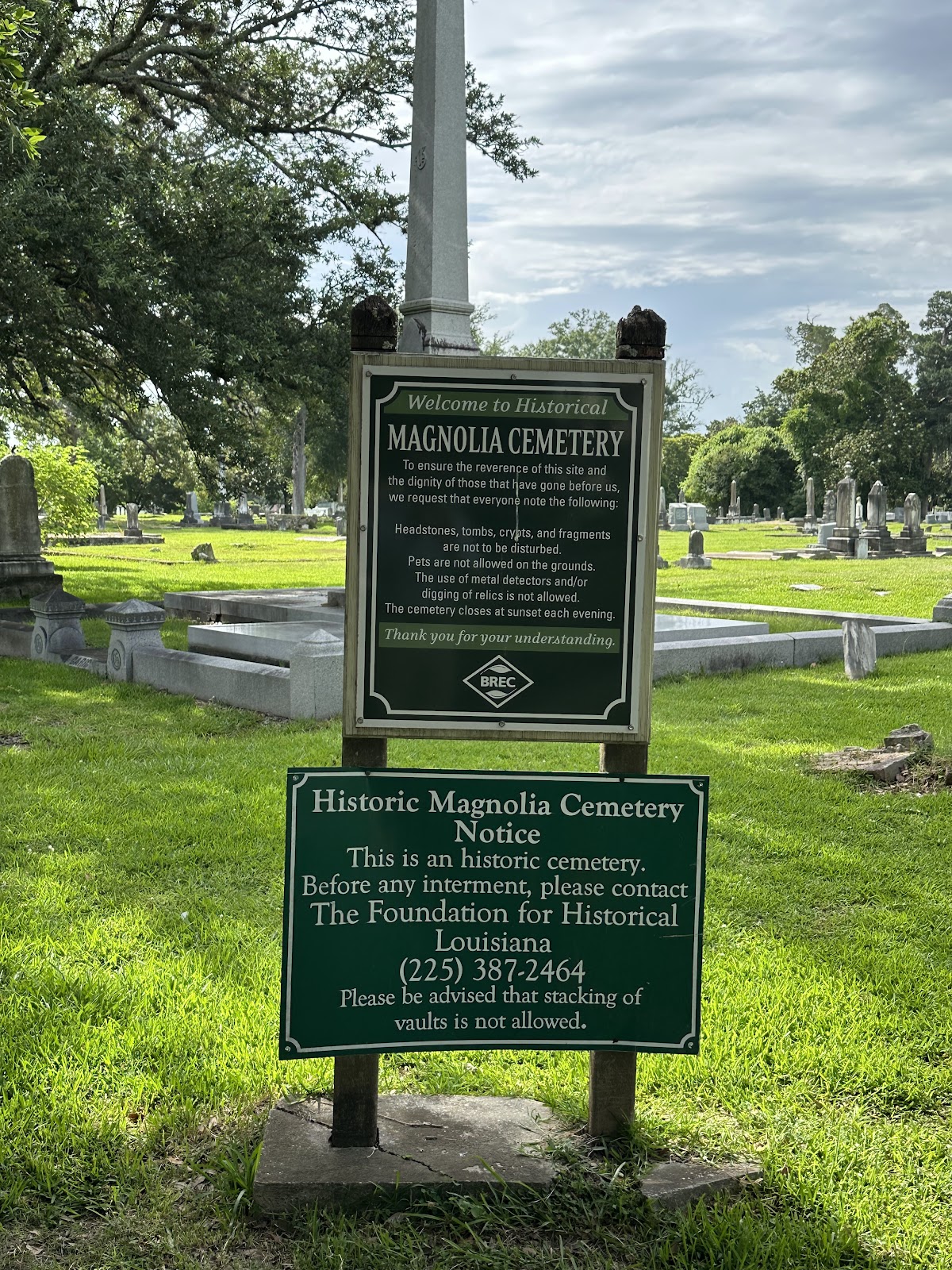 Magnolia Cemetery cemetery grounds and headstones