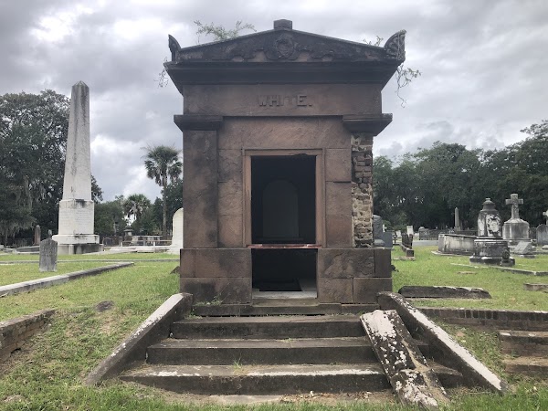 Magnolia Cemetery grounds