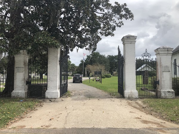 Magnolia Cemetery grounds