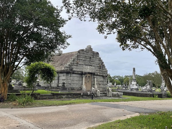 Magnolia Cemetery grounds