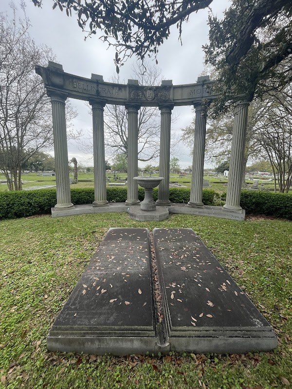 Magnolia Cemetery grounds