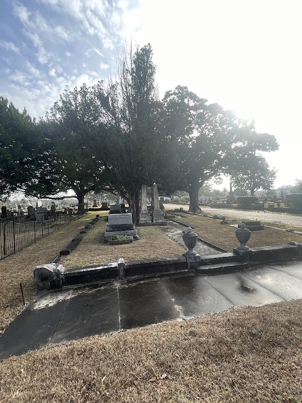 Magnolia Cemetery grounds