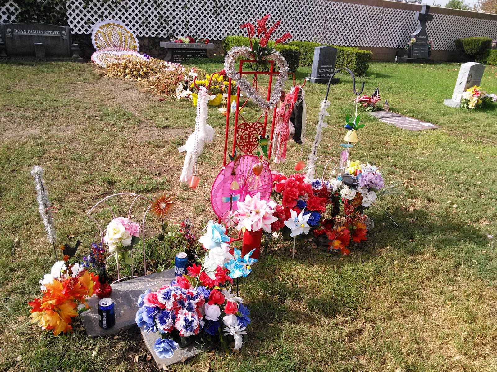 Magnolia Memorial Park and An Lac Mortuary cemetery grounds and headstones