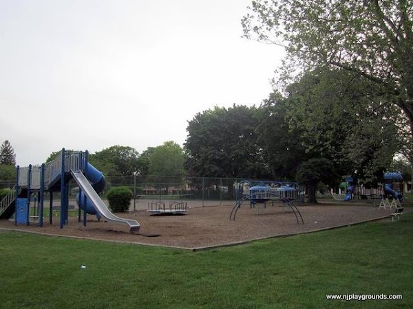 Main Memorial Park grounds