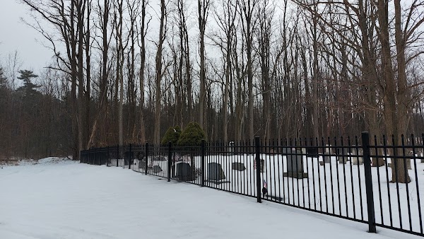 Malletts Bay Cemetery grounds