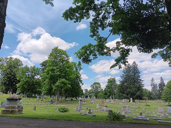 Mansfield Cemetery grounds