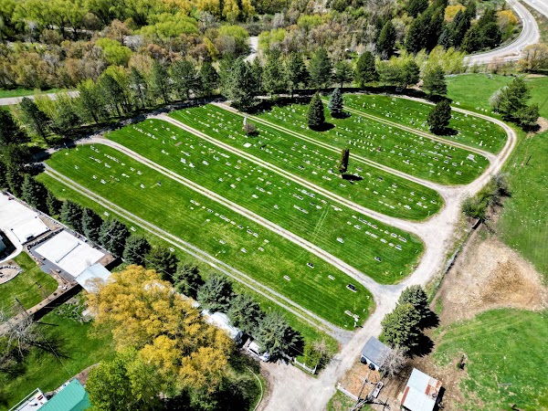 Mantua Cemetery grounds