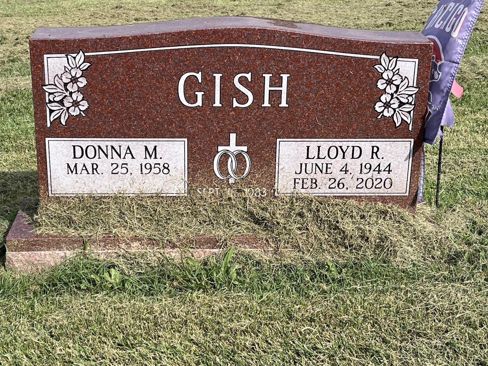 Maple Grove Cemetery cemetery grounds and headstones