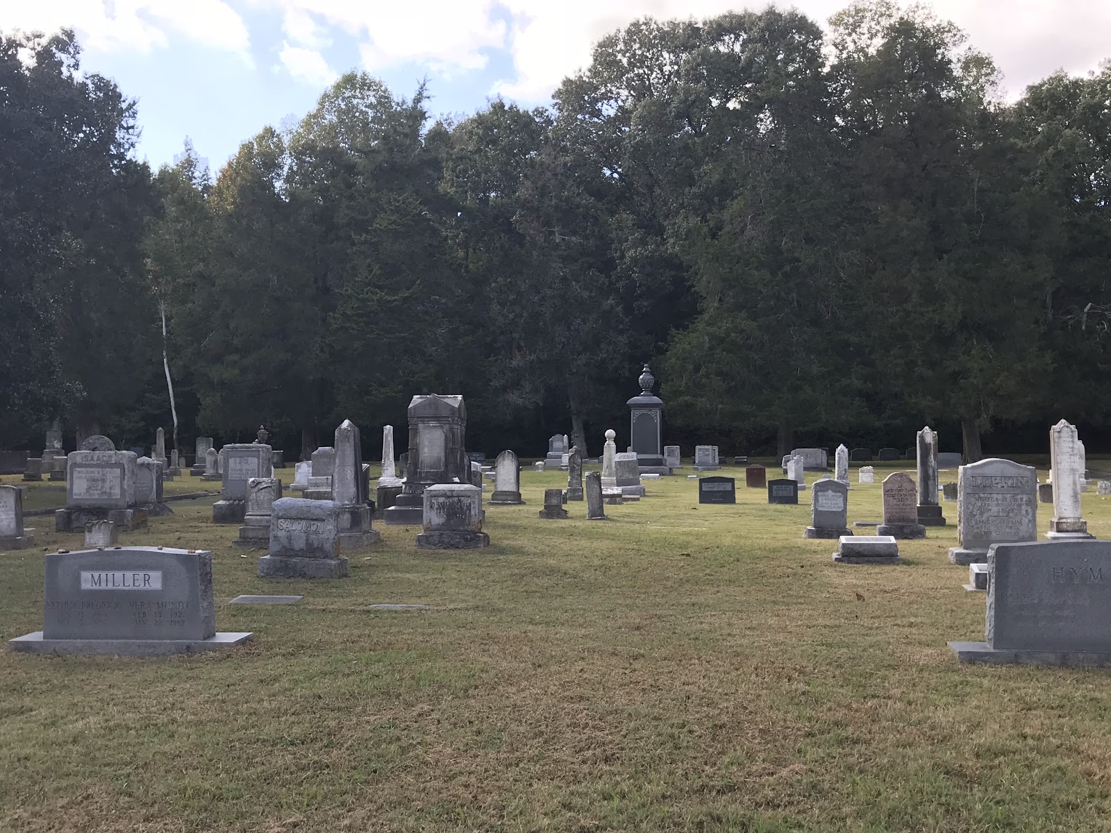 Maple Hill Cemetery cemetery grounds and headstones