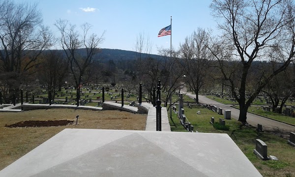 Maple Hill Cemetery grounds