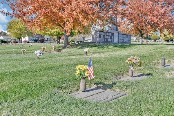 Maple Hill Cemetery grounds