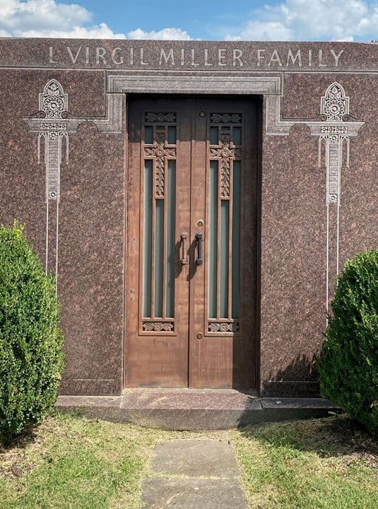 Maple Hill Cemetery grounds