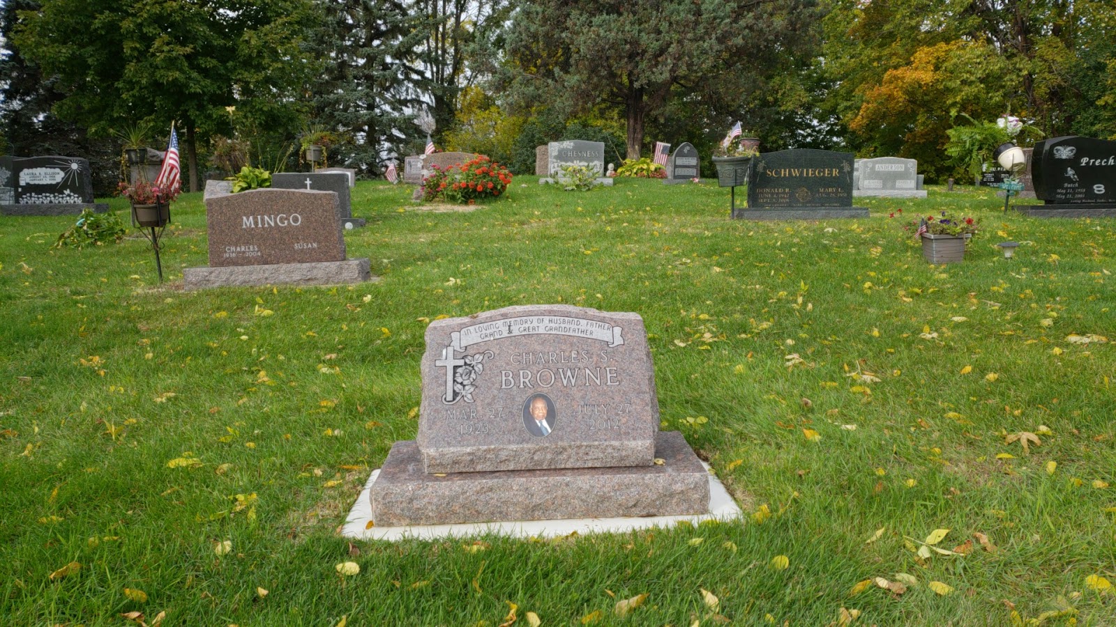 Maple Knoll Cemetery cemetery grounds and headstones