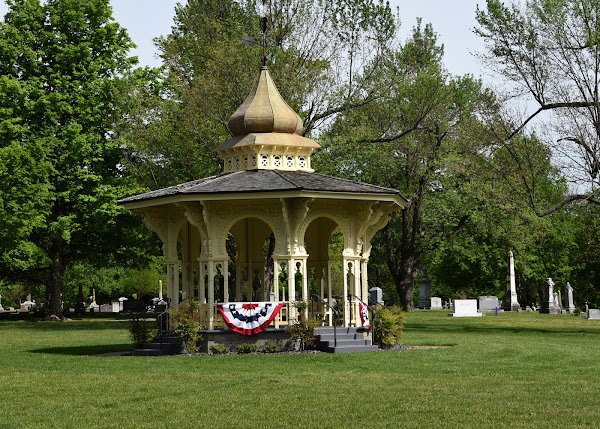 Maple Park Cemetery grounds