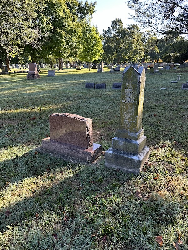 Maple Park Cemetery grounds